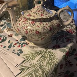 VINTAGE MUSICAL TEAPOT
