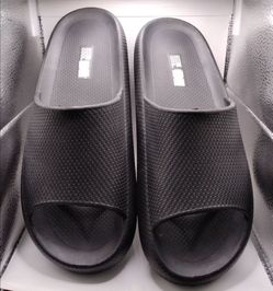 Size XL black 32 Degrees Cool Cushion Slide sandals