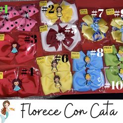 Bows Handmade bows for girls!  ✨Prices vary depending on sizes✨  ✨we accept different types of payments ✨ ✨ We ship to PR 🇵🇷 and E.U. 🇺🇸✨  👉We sp