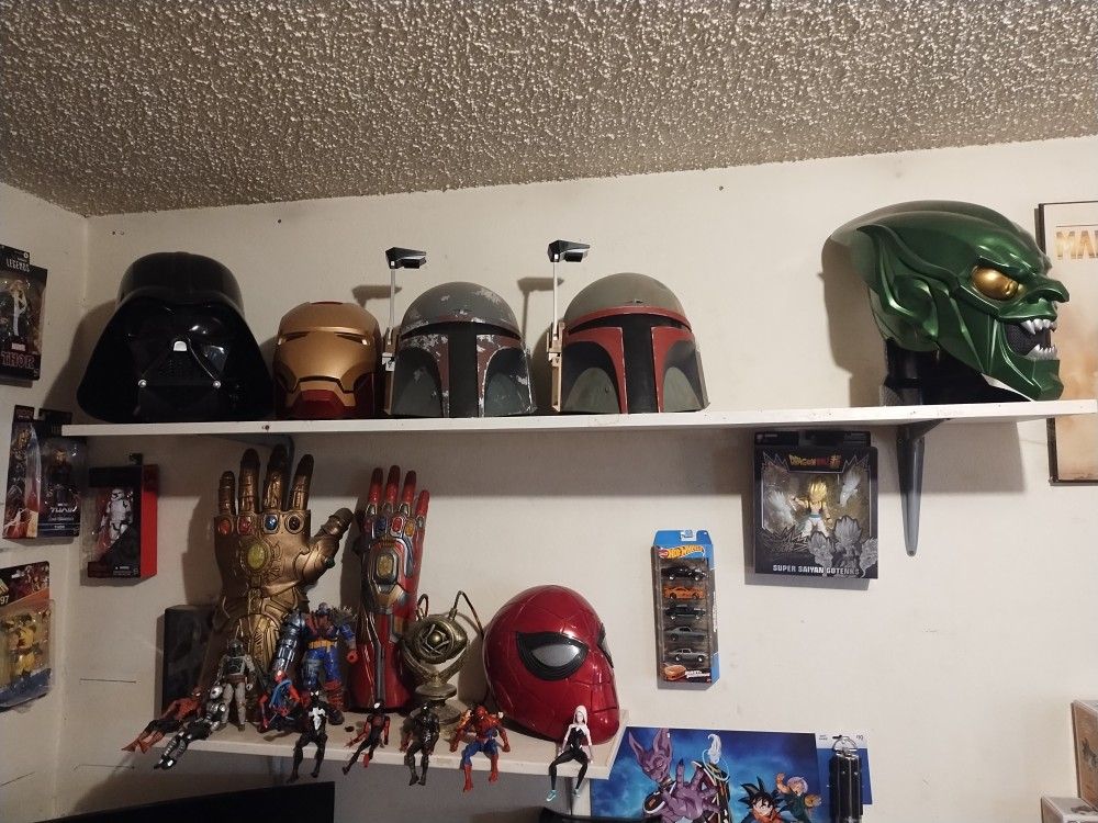 Helmets And Replicas