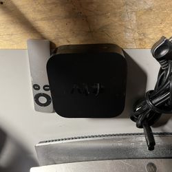 Apple Tv 5 Th Gen 4 k HDR A1842 32 G