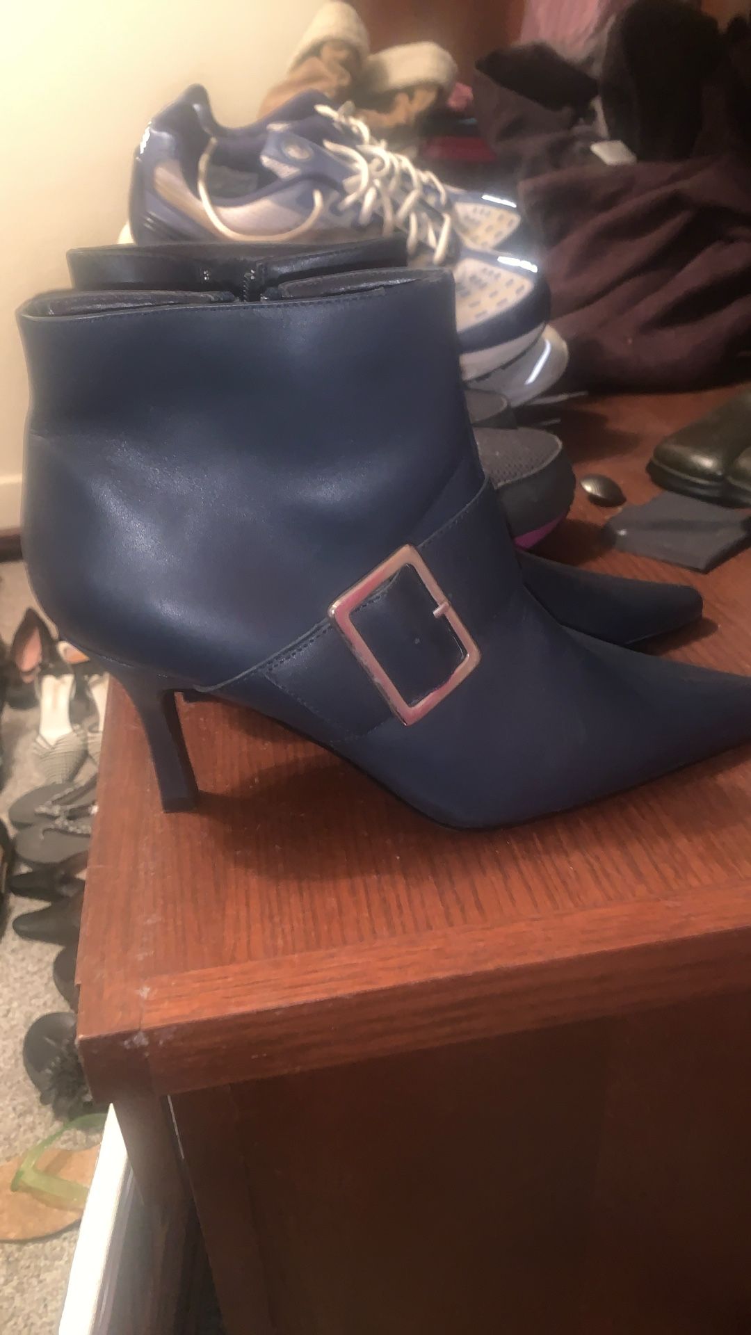 Women’s Low Cut Leather High Heel Boots 9.5