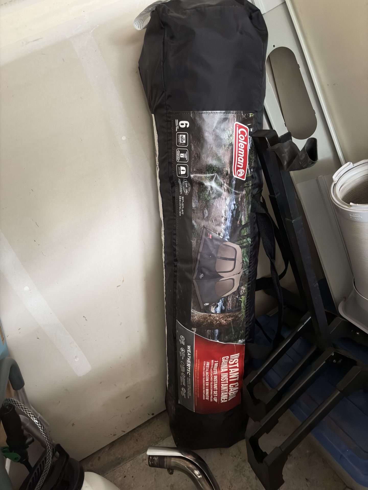 Coleman 6 Person Instant Cabin Tent. Two Air Mattresses And Two Sleeping Bags 