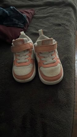 Size 4 Pink Nike