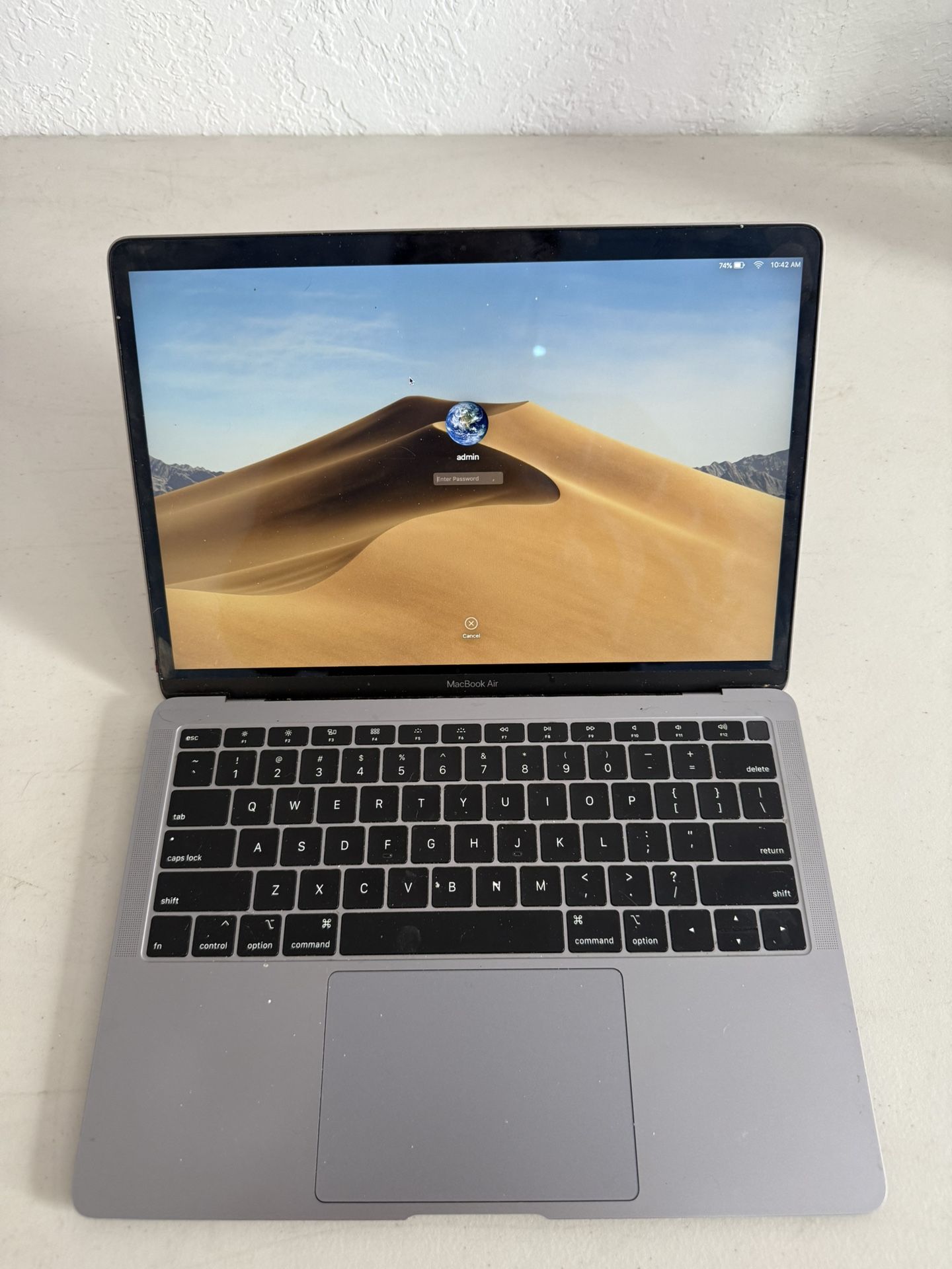 MacBook Air Core i5 16gm / 256gb
