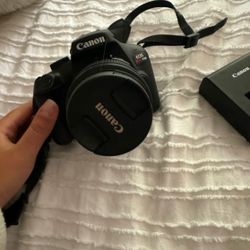 Canon EOS t100