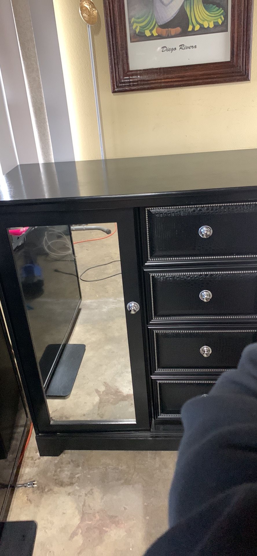 Dresser With Mirror And Shelves 