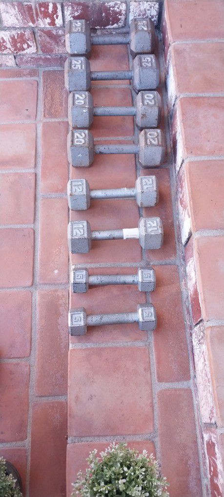 WEIGHT SET GOOD CONDITION 