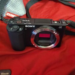 Sony Alpha ZV-E10 Mirror less 4k Vlogging Camera Kit 