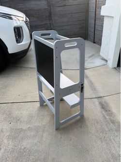Kids step stool/play table