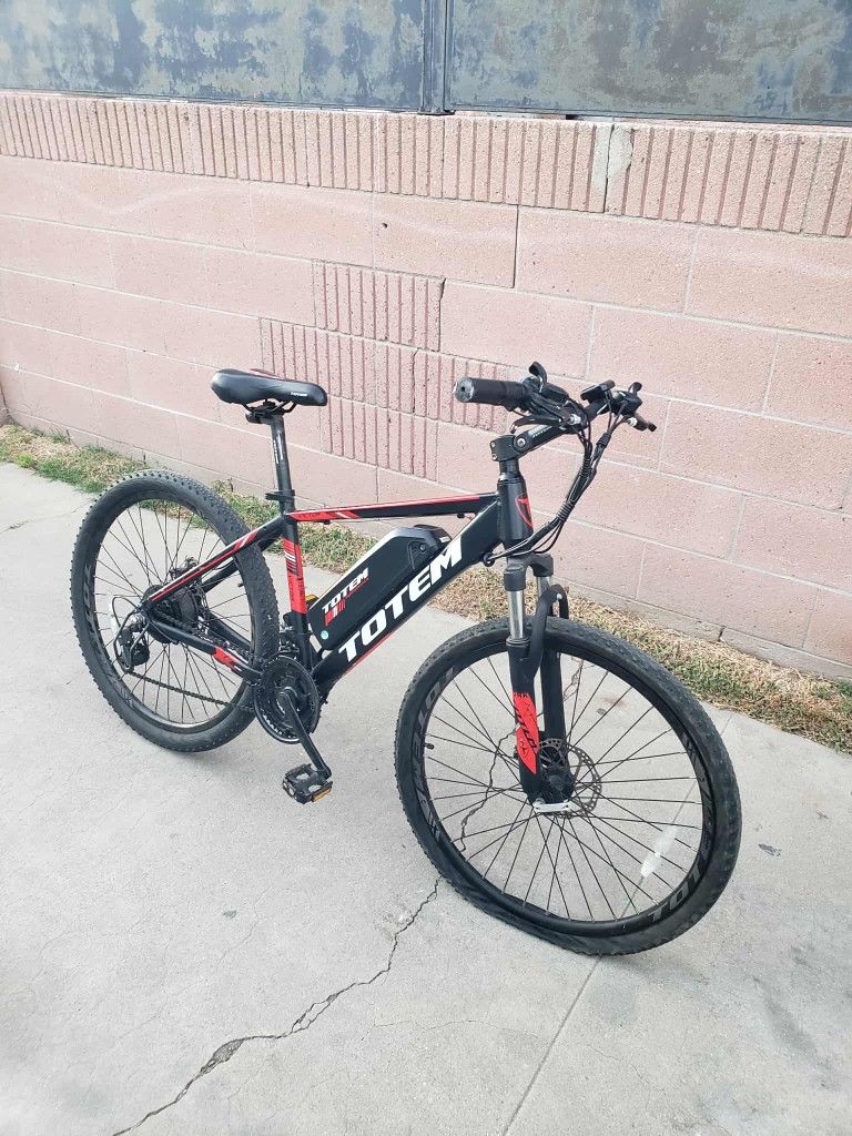 Red & Black Electric Bike Ebike E-bike Come with Keys & Charger. No brakes pads. But all work 100% i want $800! But Lowest $420! Firm. No offers need
