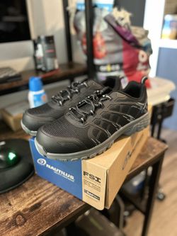 Nautilus  N1900 Stratus 10.5 Wide 