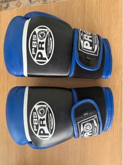 Pro boxing gloves