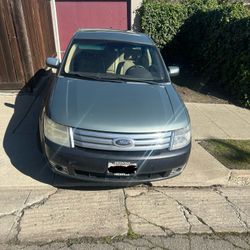 2010 Ford Taurus