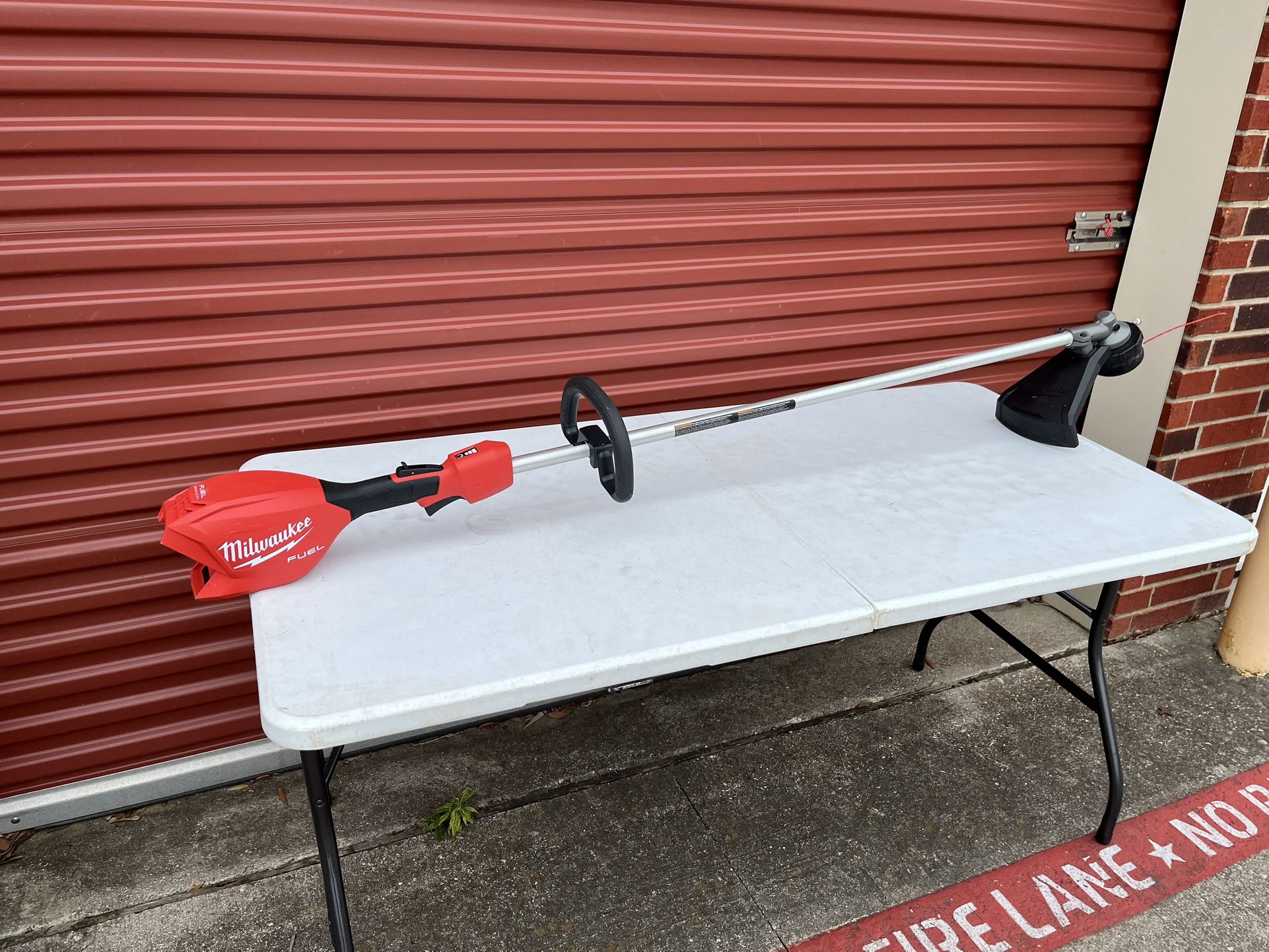 Milwaukee M18 FUEL 18V 16 in. Brushless Cordless Battery Powered Straight Shaft String Trimmer (Tool-Only)