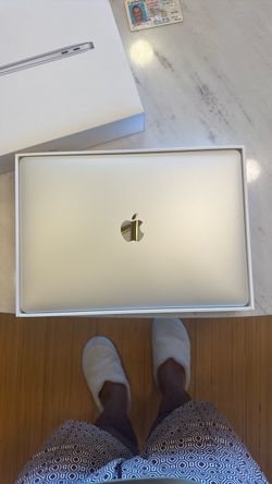 Apple MacBook Air 13” M1 • 16GB RAM • 512GB SSD • New