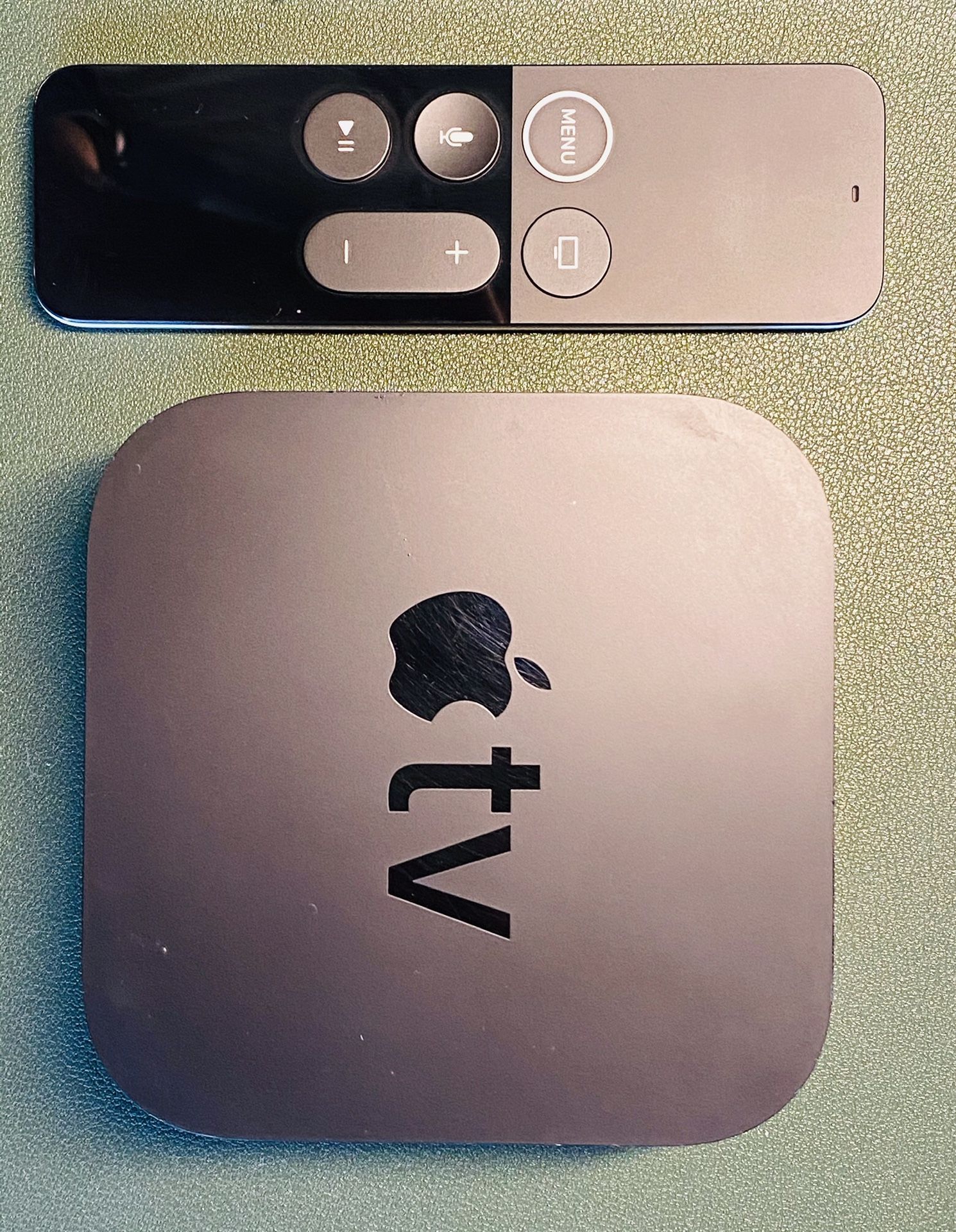 Apple TV 32 GB Full HD with remote