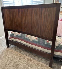 Queen Bed Headboard/Footboard Reduced 