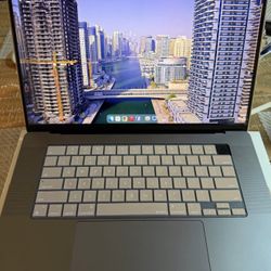 MacBook Pro 16”