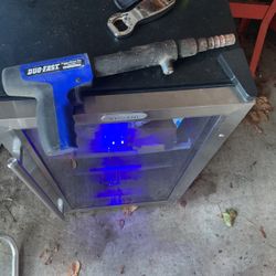 DuoFast  Concrete/steel Aactuated Nail Gun