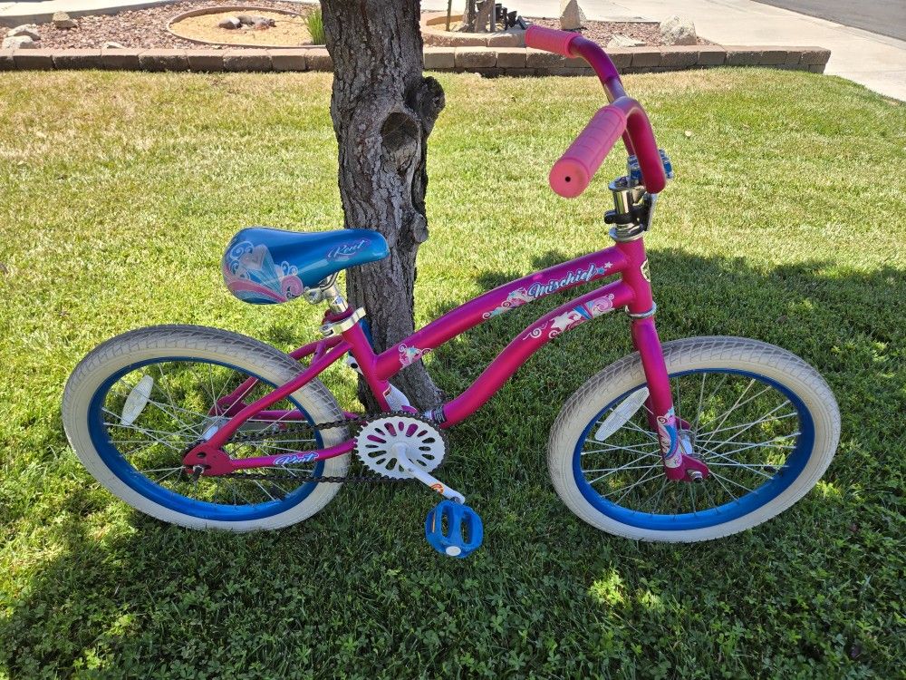 (GOOD USED CONDITION) 18" Girls Kent Mischief Bicycle