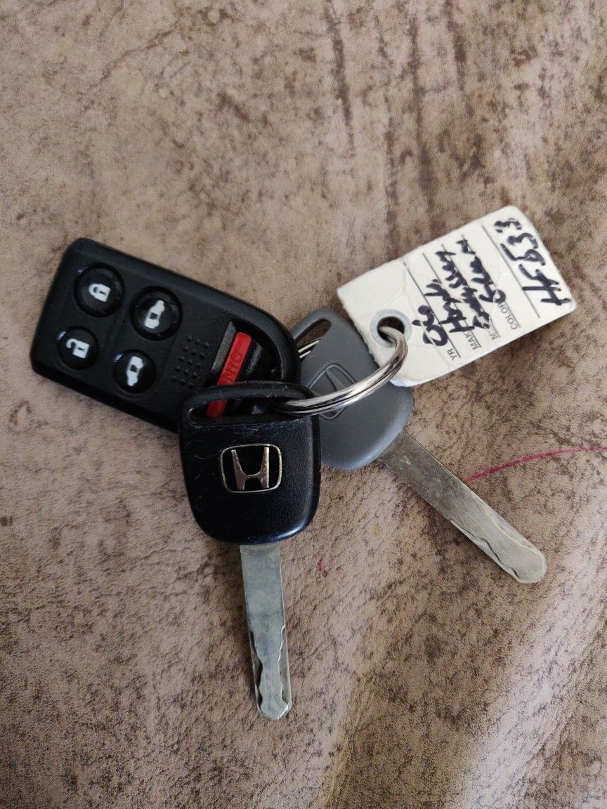 2006 Honda Odyssey Key Fob And Keys!