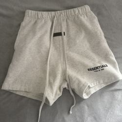 essentials shorts xs