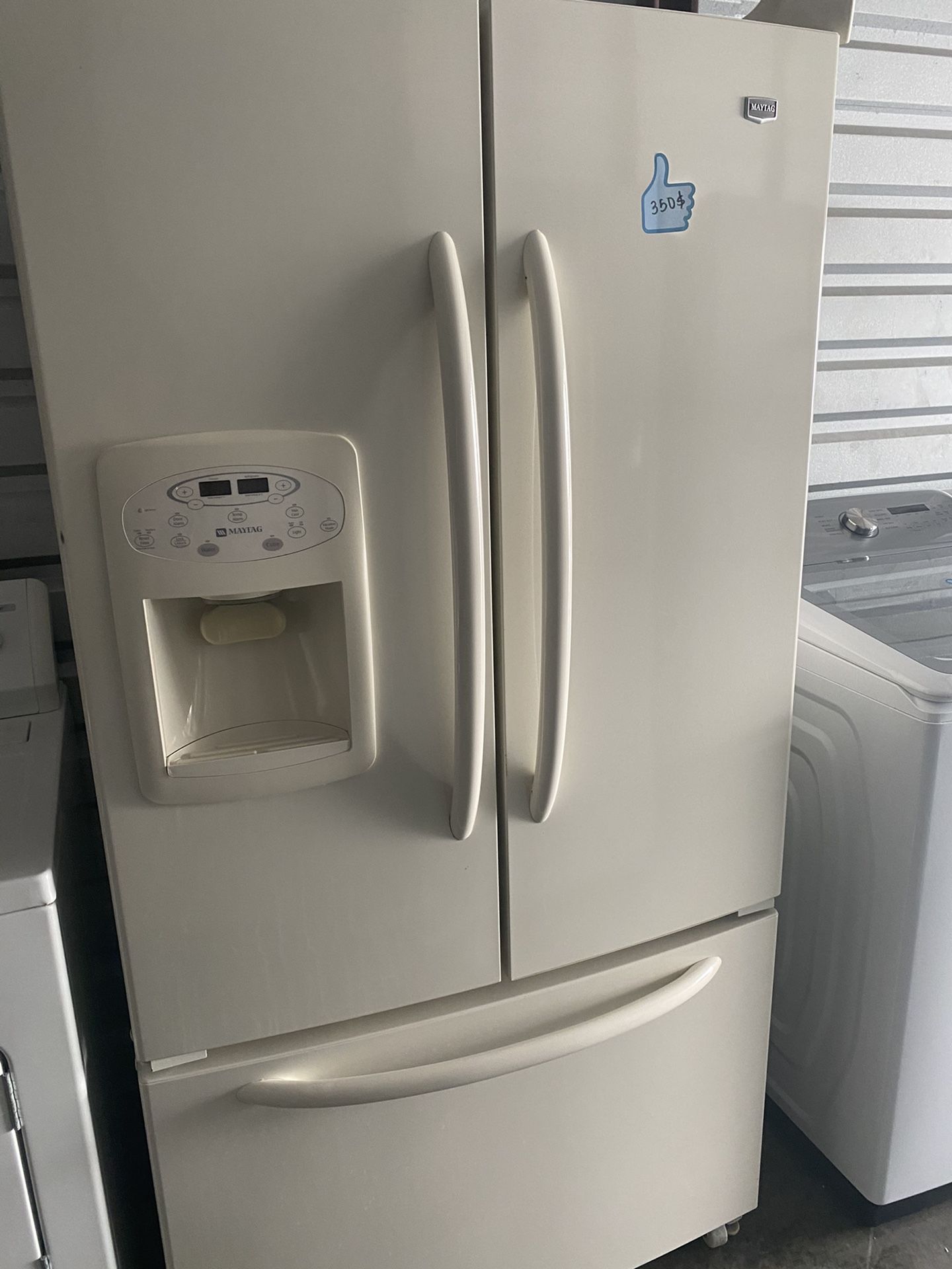 Frío. 350$. Maytag