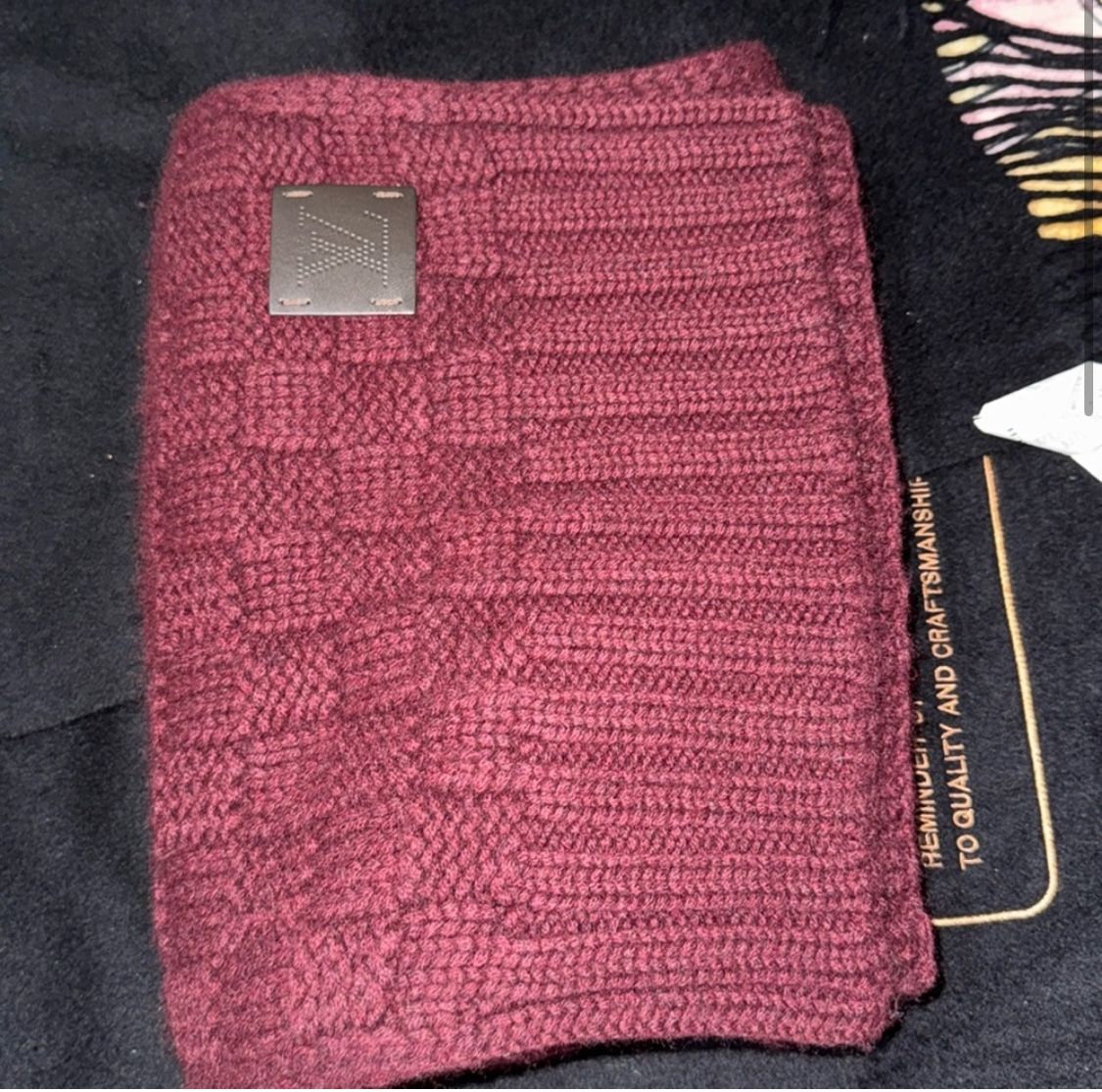 Men’s Or Women’s Louis Vuitton Damier Helsinki Knit 100 % Cashmere Scarf. 10/10