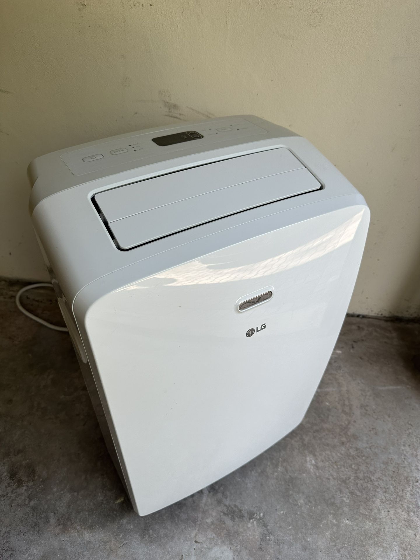 Portable Air Conditioner - LG 10,000 BTU
