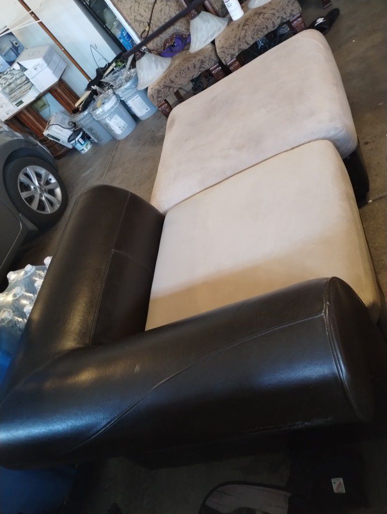 Coner Couch+Ottoman 