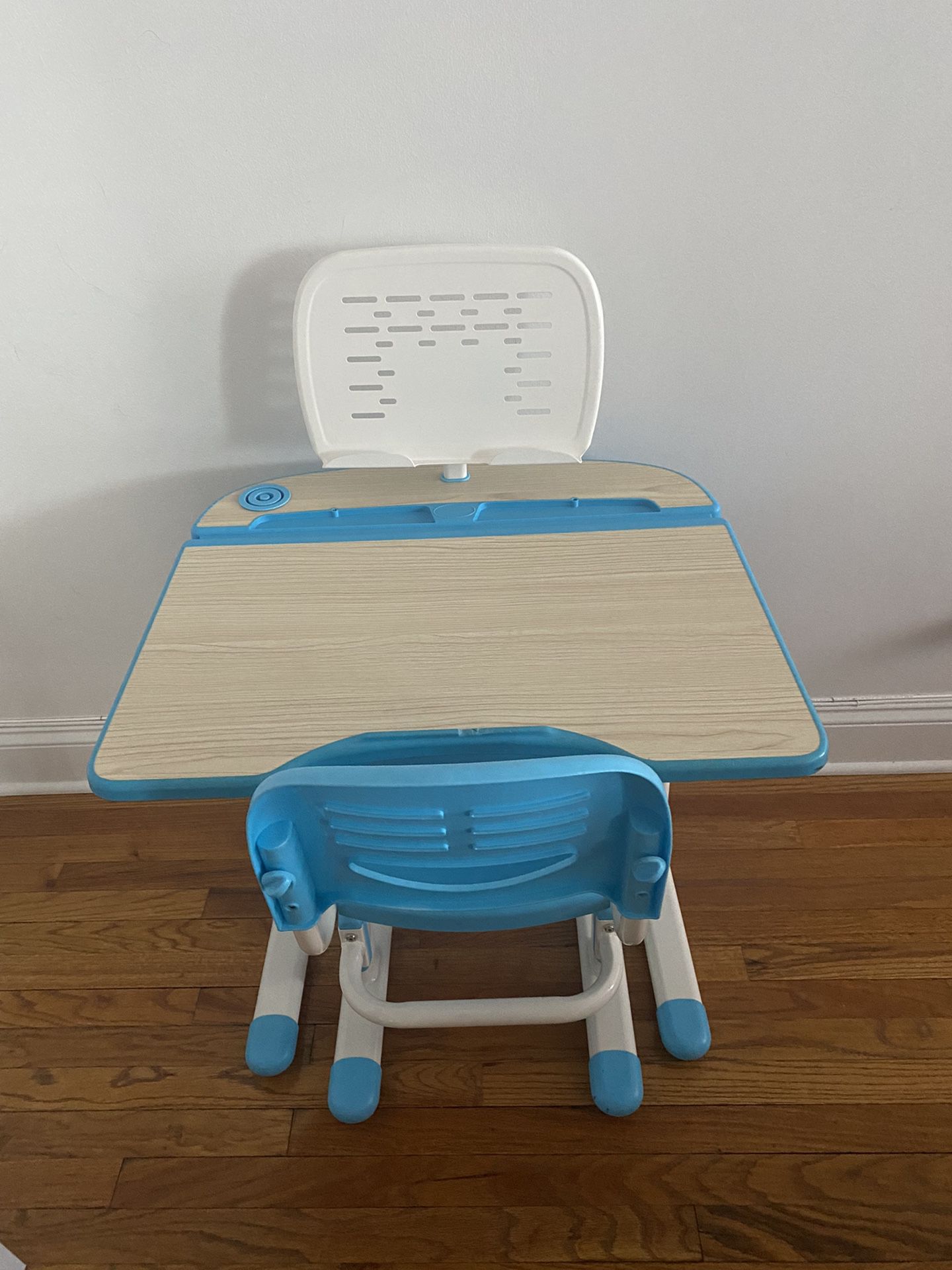 Kids Desk And Chair Height Adjustable , Free Lamp