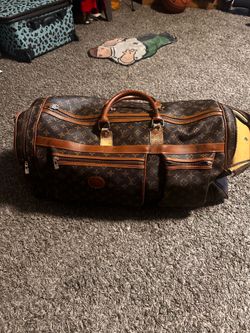 LV DUFFLE BAG