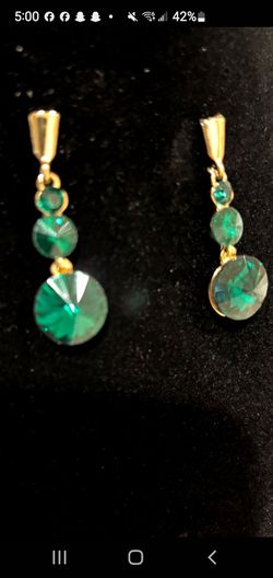 Beautiful Deep Emerald Green Crystal Earrings