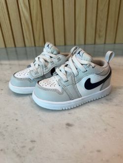 Used Nike toddler shoes, size 5 C