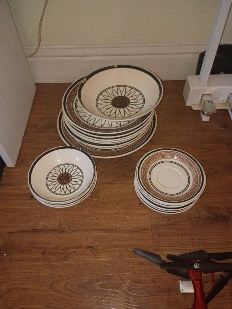 Plates And Bowls , And A Platter All Matching , ,