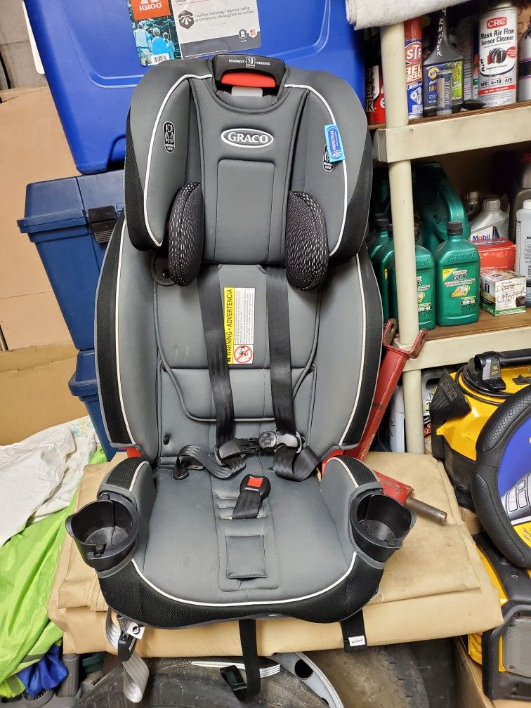 Graco Forever Car Seat. Like New.