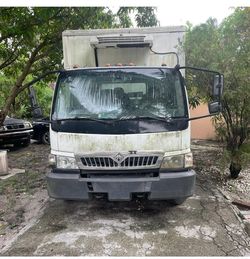 Box truck 2007 for sale
