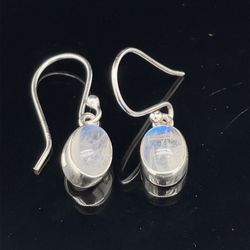 925 Silver Moonstone Earrings 2.20g 183666