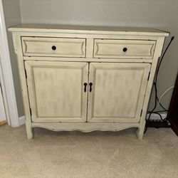 Accent cabinet