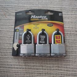 New Master Lock Magnum Three Locks One Key