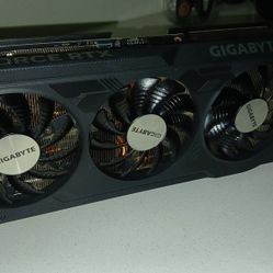  GIGABYTE GeForce RTX 4070 WINDFORCE OC 12G Graphics.