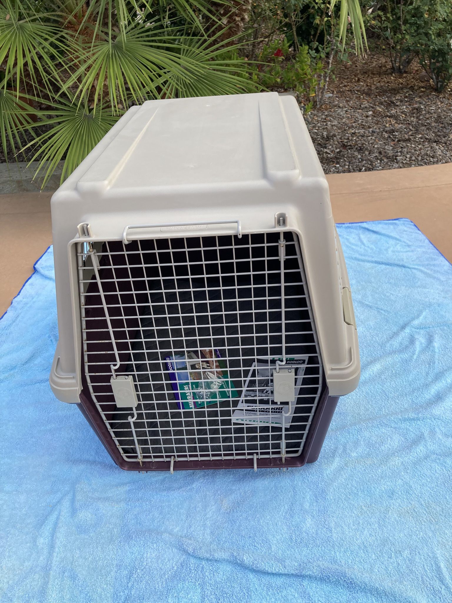 Dogloo Furrarri Extra Large Pet Carrier Model 450 36Lx26Wx26H
