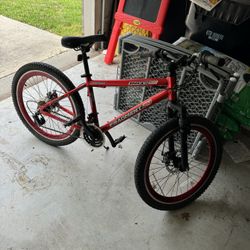 24 Inch Aluminum 21 Speed Mountain Bike Richmond, Tx 77407