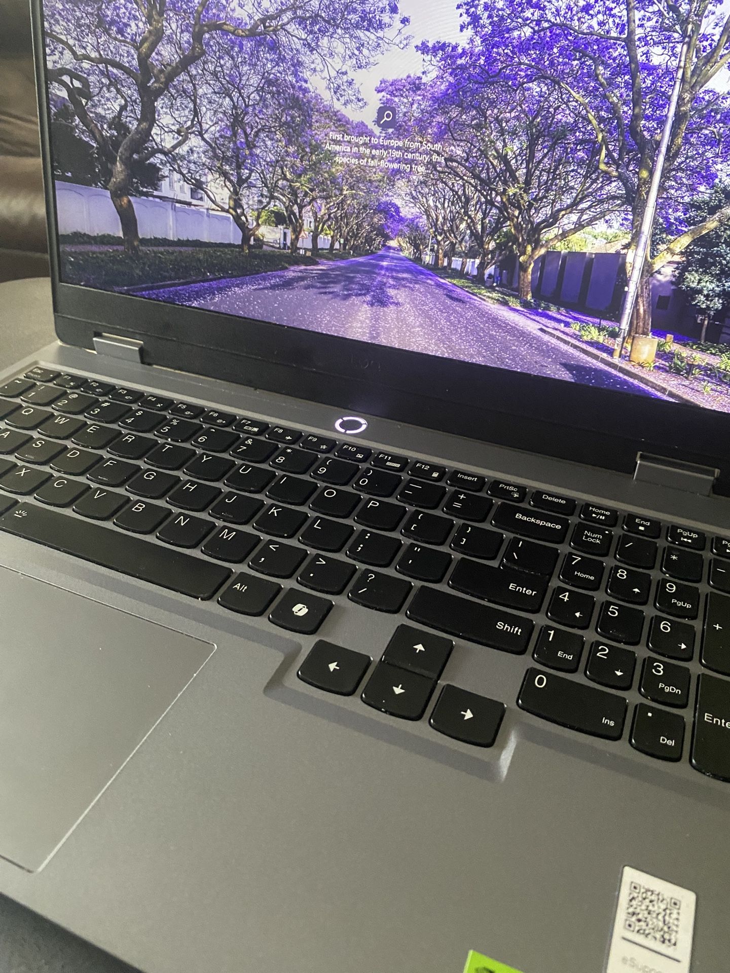 Lenovo LOQ 15IAX9 