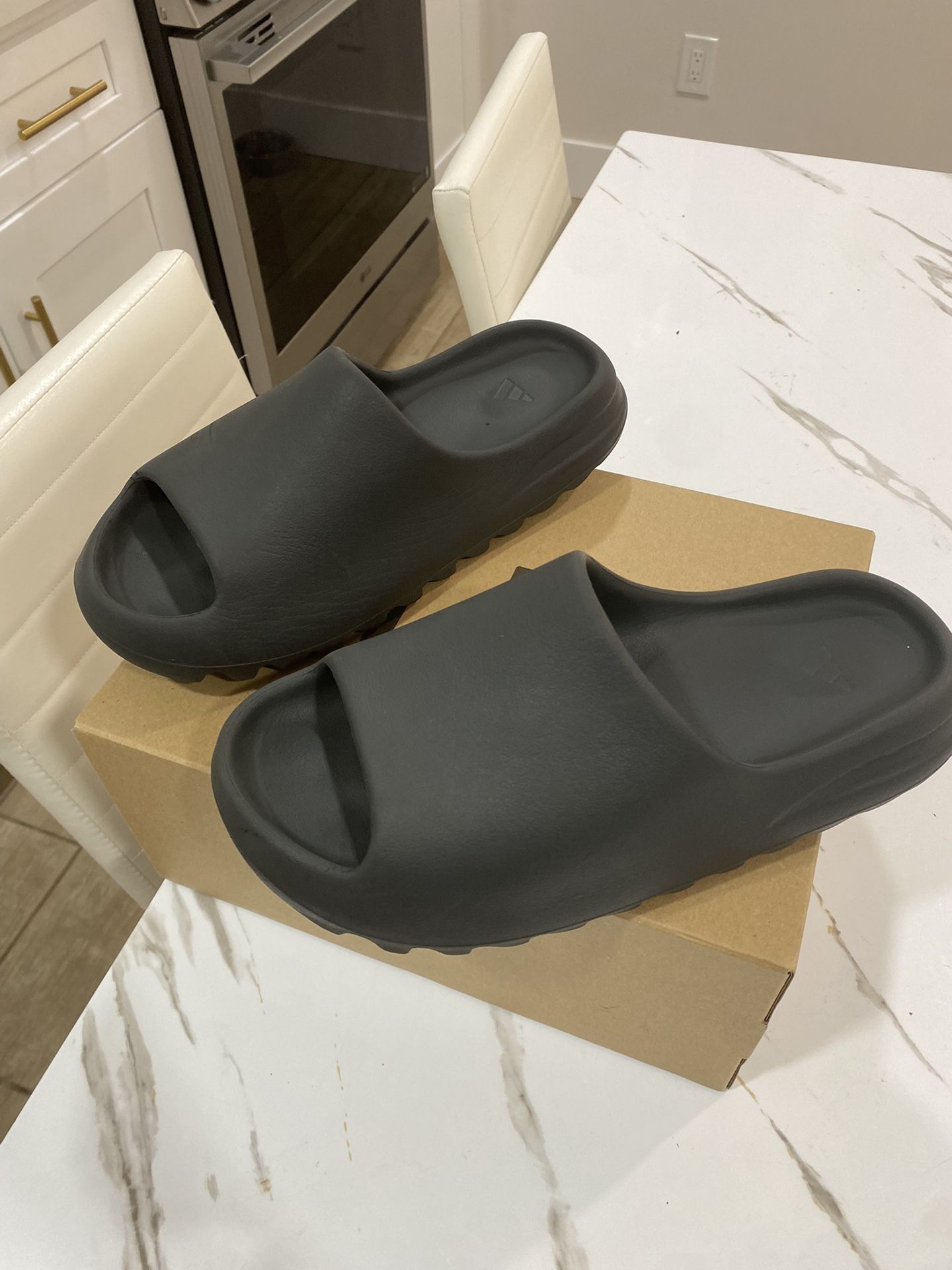 Yeezy Slides Dark Onyx
