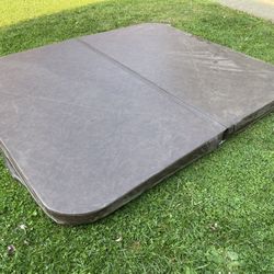 Brand New 80 X 93.5 Hot tub cover!!
