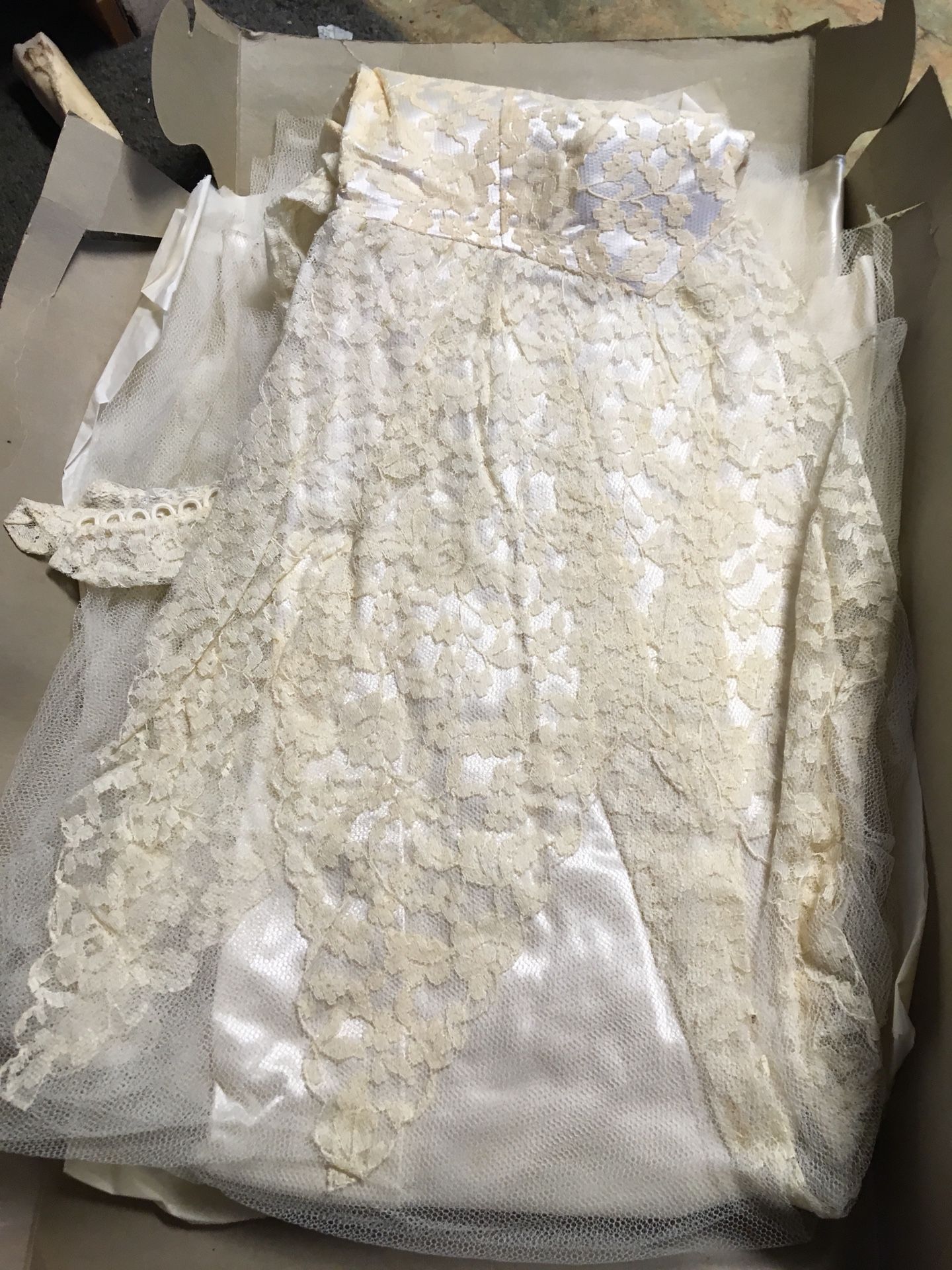 Vintage wedding dress from the 50’s also head piece