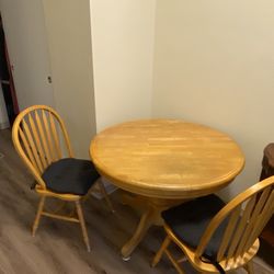 Kitchen Table and Chairs -Table top Expands