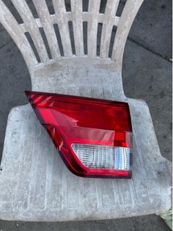 2012 jeep grand Cherokee rear taillight passenger